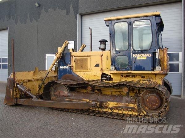Hanomag D680E Spycharki gąsienicowe
