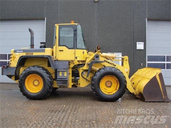 Komatsu WA320 Ładowarki kołowe