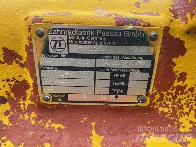 CASE 821 c axles Mosty, wały i osie