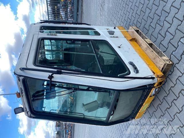 Liebherr R 914 B Kabiny i wnętrze