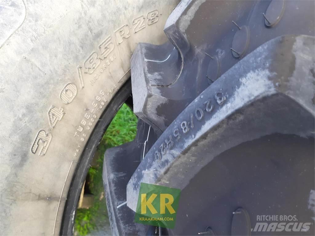 BKT 320/85R20 855 Opony, koła i felgi