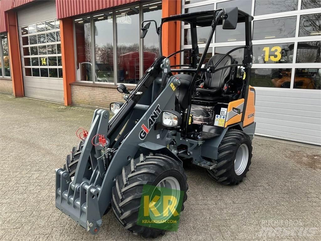 GiANT G2300 Ładowacze i koparki czołowe