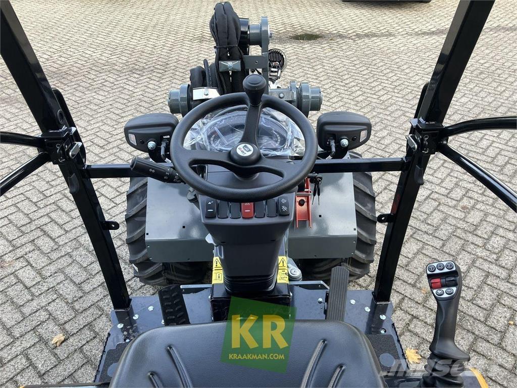 GiANT G2700 HD+ Ładowacze i koparki czołowe