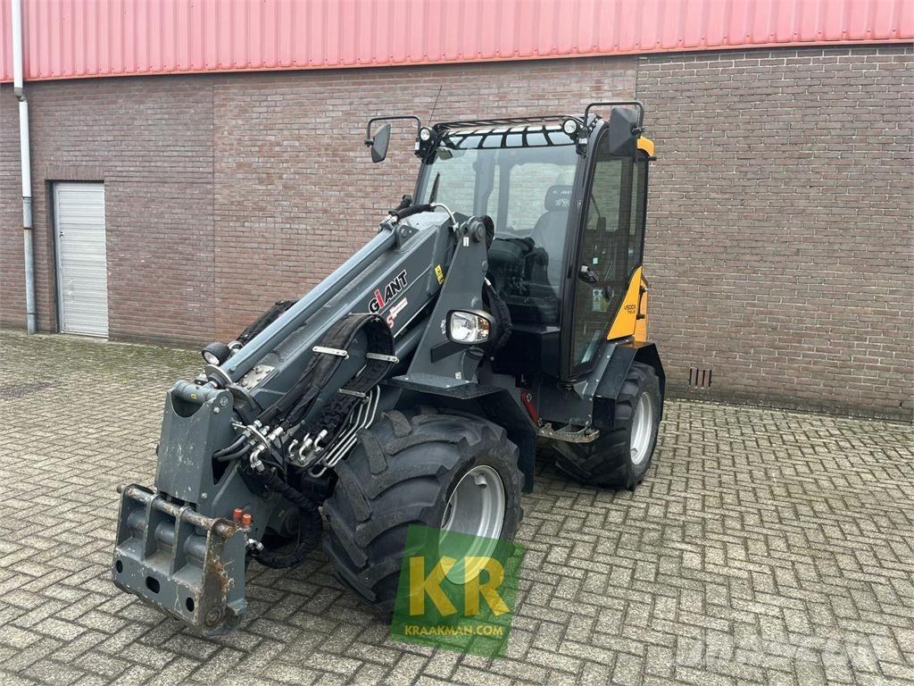GiANT V5003 Ładowacze i koparki czołowe