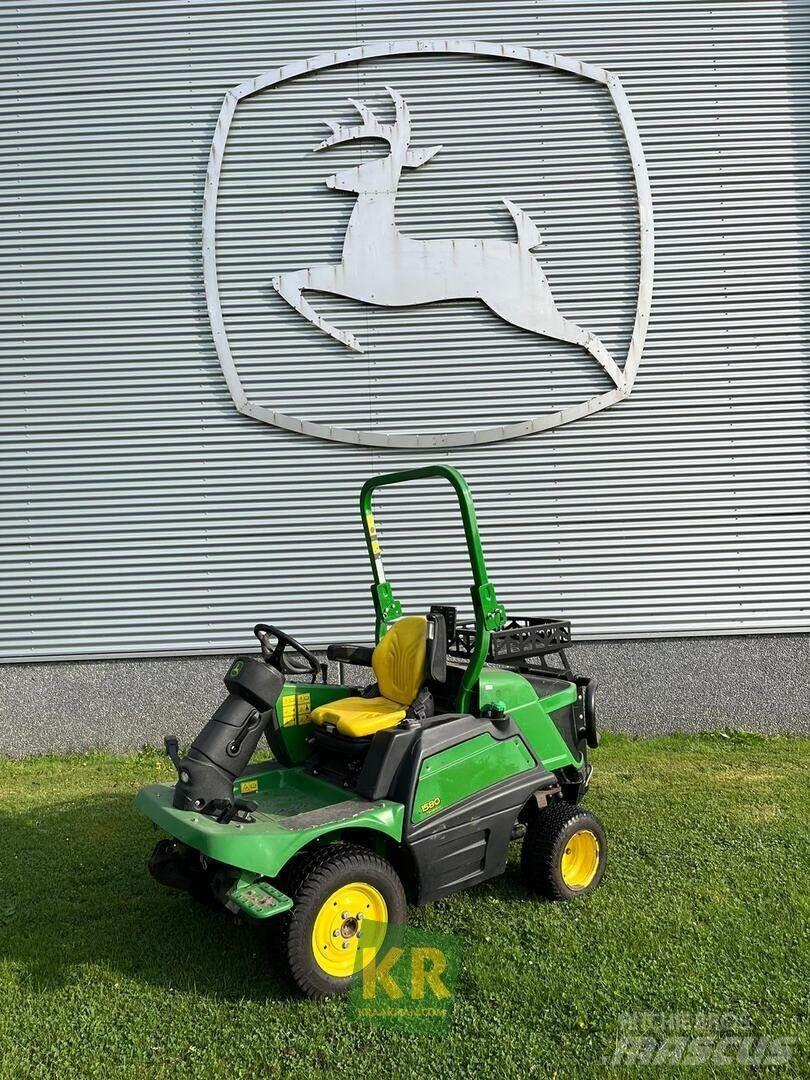 John Deere 1580 Kosiarki na pola golfowe i stadiony