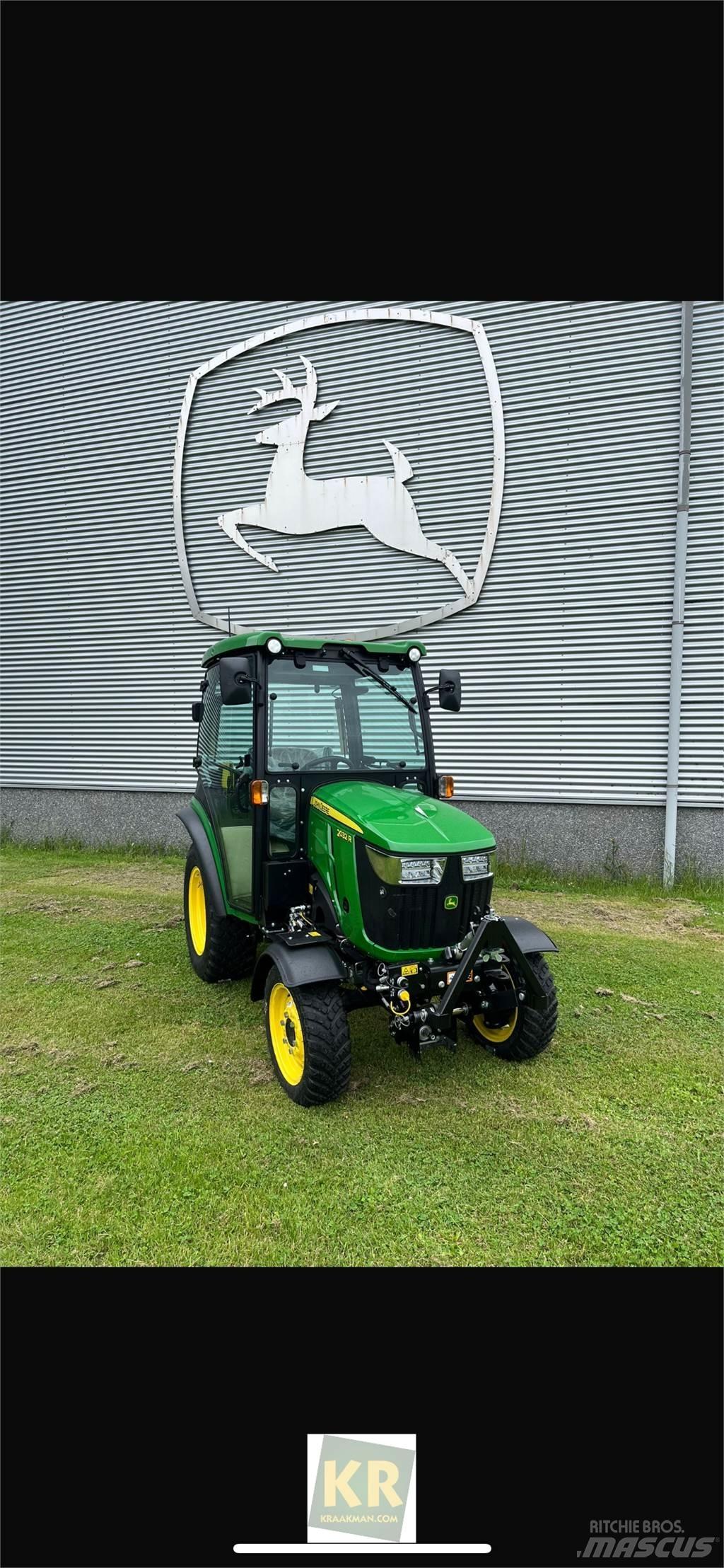 John Deere 2032R Mikrociągniki