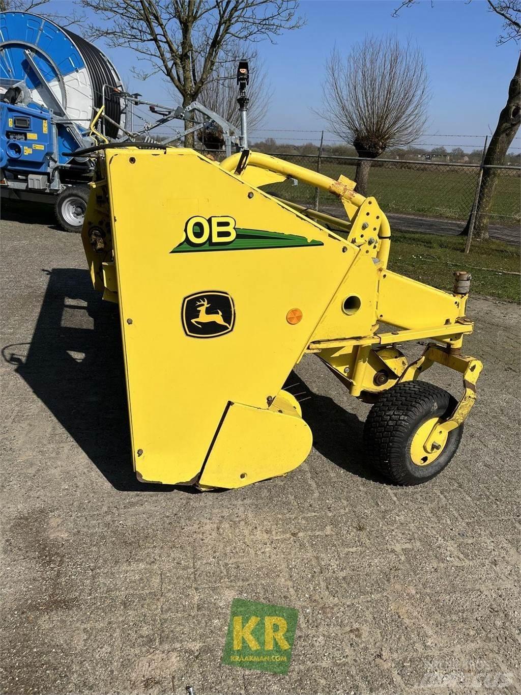 John Deere 630B Osprzęt do słomy