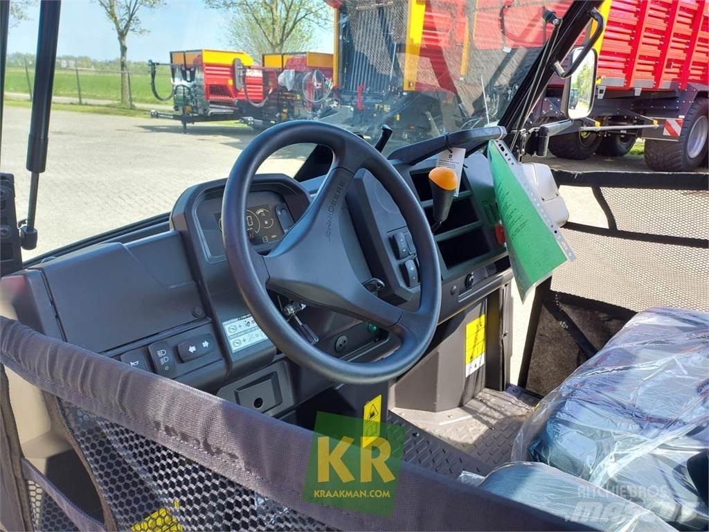 John Deere XUV835M Pojazdy terenowe