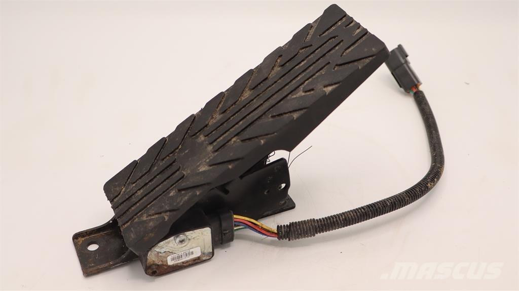 Volvo GASPEDAL Kabiny i wnętrze