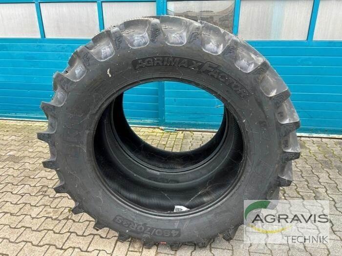 BKT 480/70-R38 Opony, koła i felgi