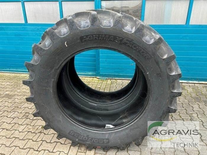 BKT 480/70-R38 Opony, koła i felgi