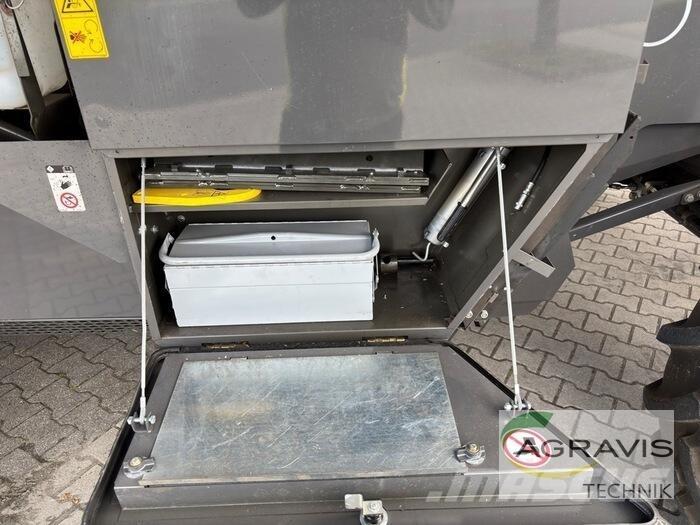 CLAAS TRION 660 Kombajny zbożowe