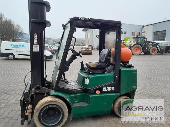 Clark CGP30 Wózki widłowe inne