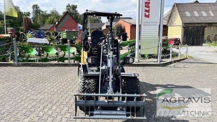 GiANT G2200E Ładowarki kołowe