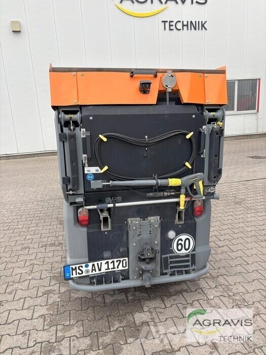 Kärcher MC250 Zamiatarki - Zgarniarki - Odśnieżarki