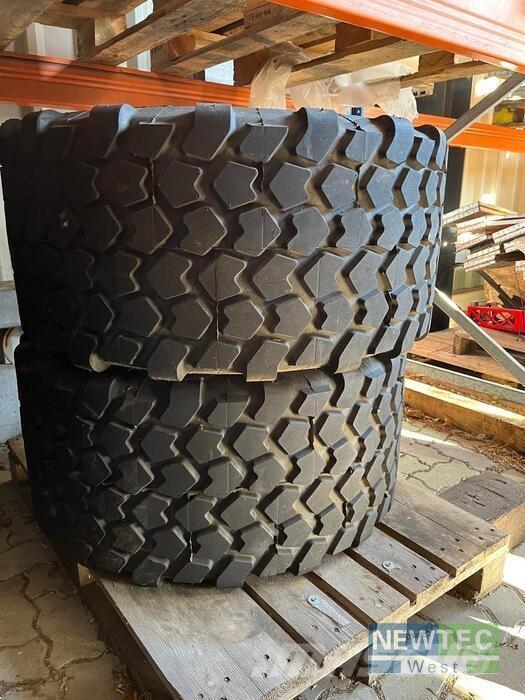  KR445/45R19.5 Opony, koła i felgi