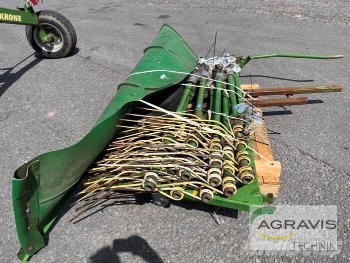Krone SWADRO 810 Zgrabiarki i przetrząsacze