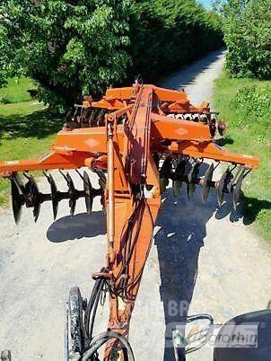 Kuhn XM32 Brony