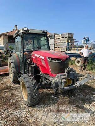 Massey Ferguson 3710 F Ciągniki rolnicze