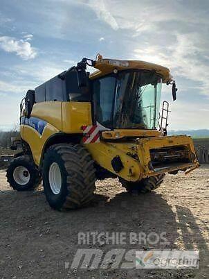 New Holland CX 8090 Kombajny zbożowe