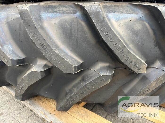Pirelli KR 520/85R42 Opony, koła i felgi
