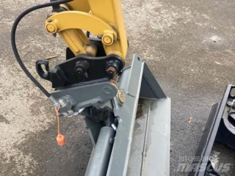 CAT 301.8-05A Minikoparki