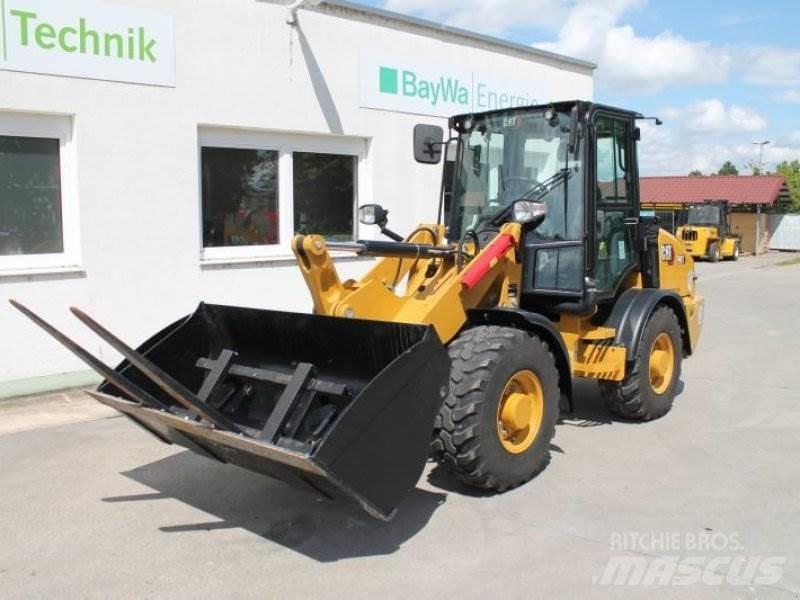 CAT 907 Ładowarki kołowe
