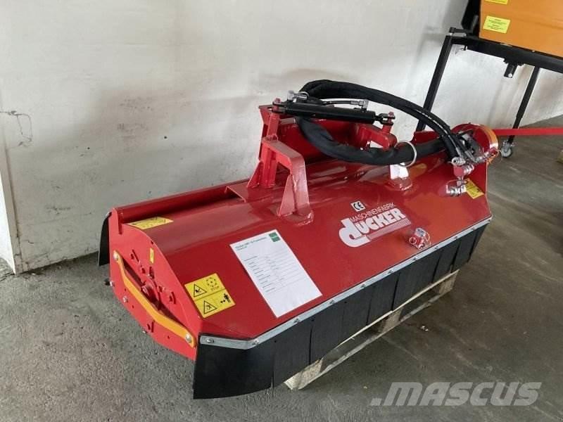 Dücker UMT 18 Kosiarki mechaniczne z operatorem za maszyną