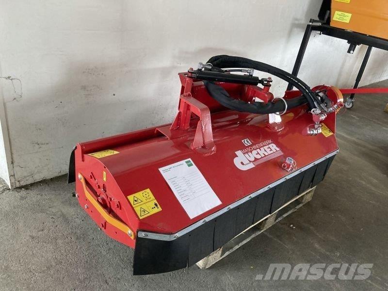 Dücker UMT 18 Kosiarki mechaniczne z operatorem za maszyną