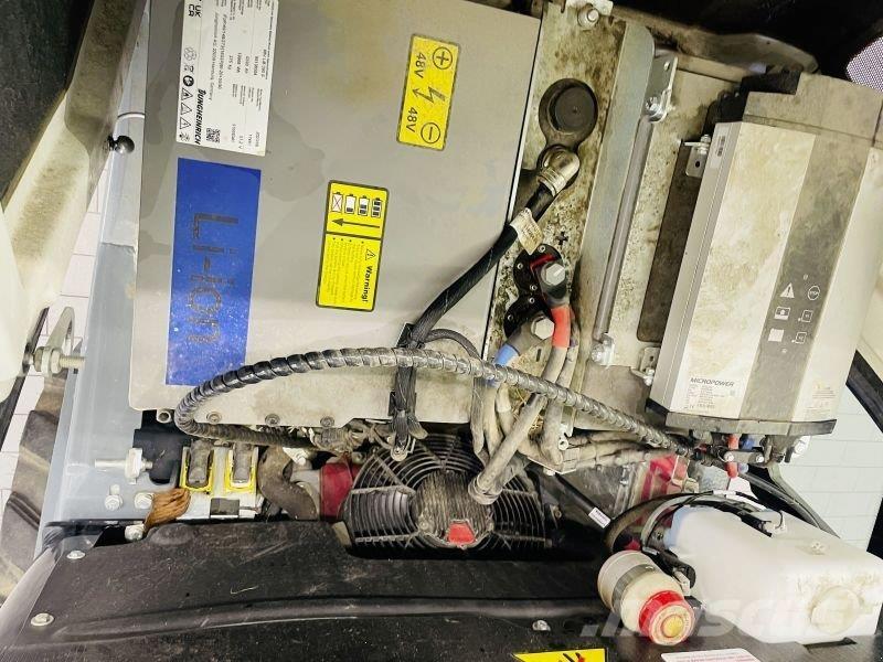 GiANT G2700E Ładowarki burtowe