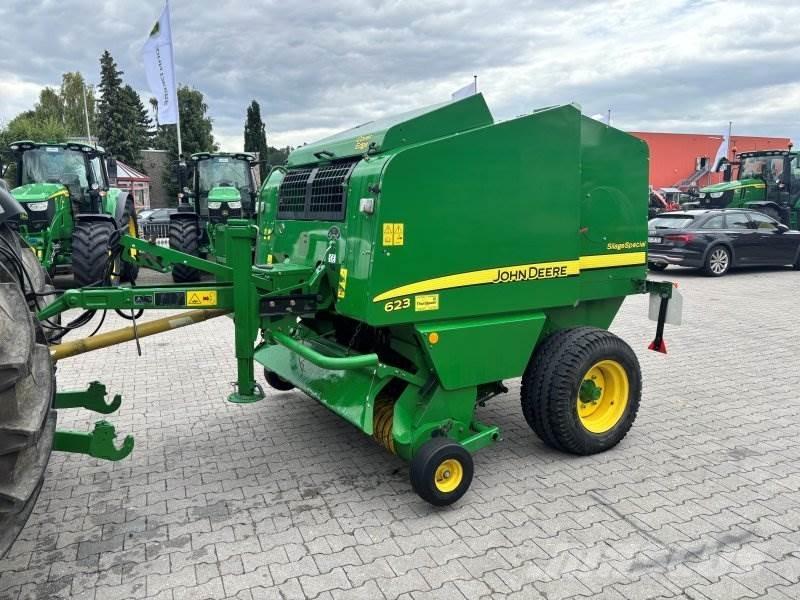 John Deere 623 Prasy zwijające