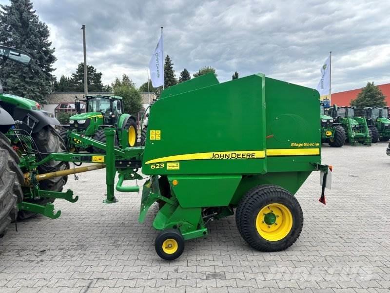 John Deere 623 Prasy zwijające