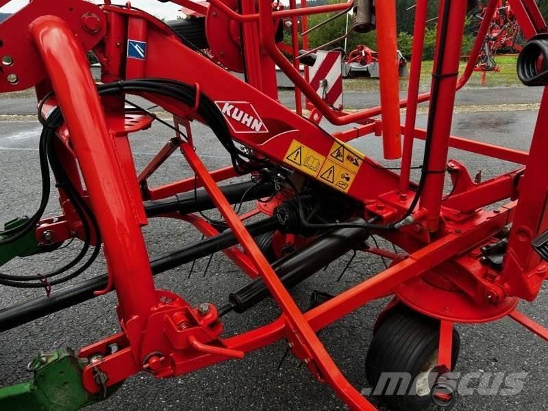 Kuhn GF 8702 Zgrabiarki i przetrząsacze