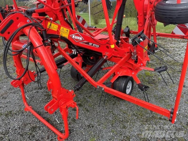 Kuhn GF 8703 Zgrabiarki i przetrząsacze