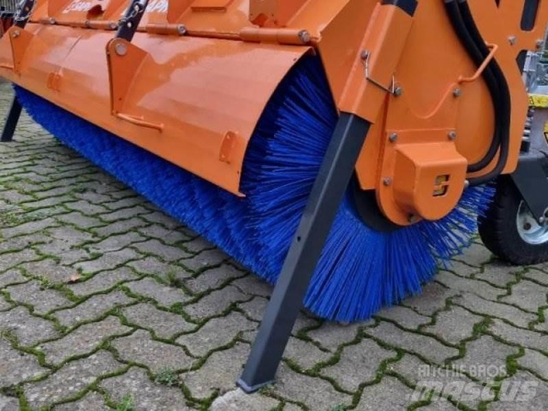 Saphir SKM 28 Zamiatarki - Zgarniarki - Odśnieżarki