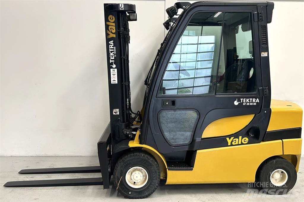 Yale GDP25LX Wózki Diesla