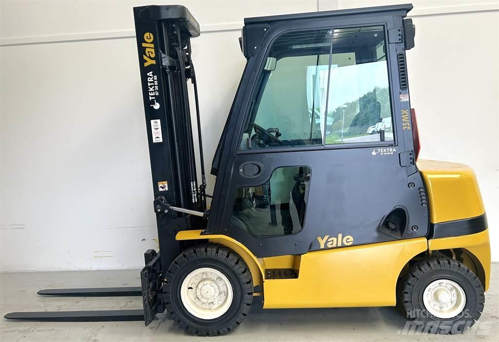 Yale GDP25MX Wózki Diesla
