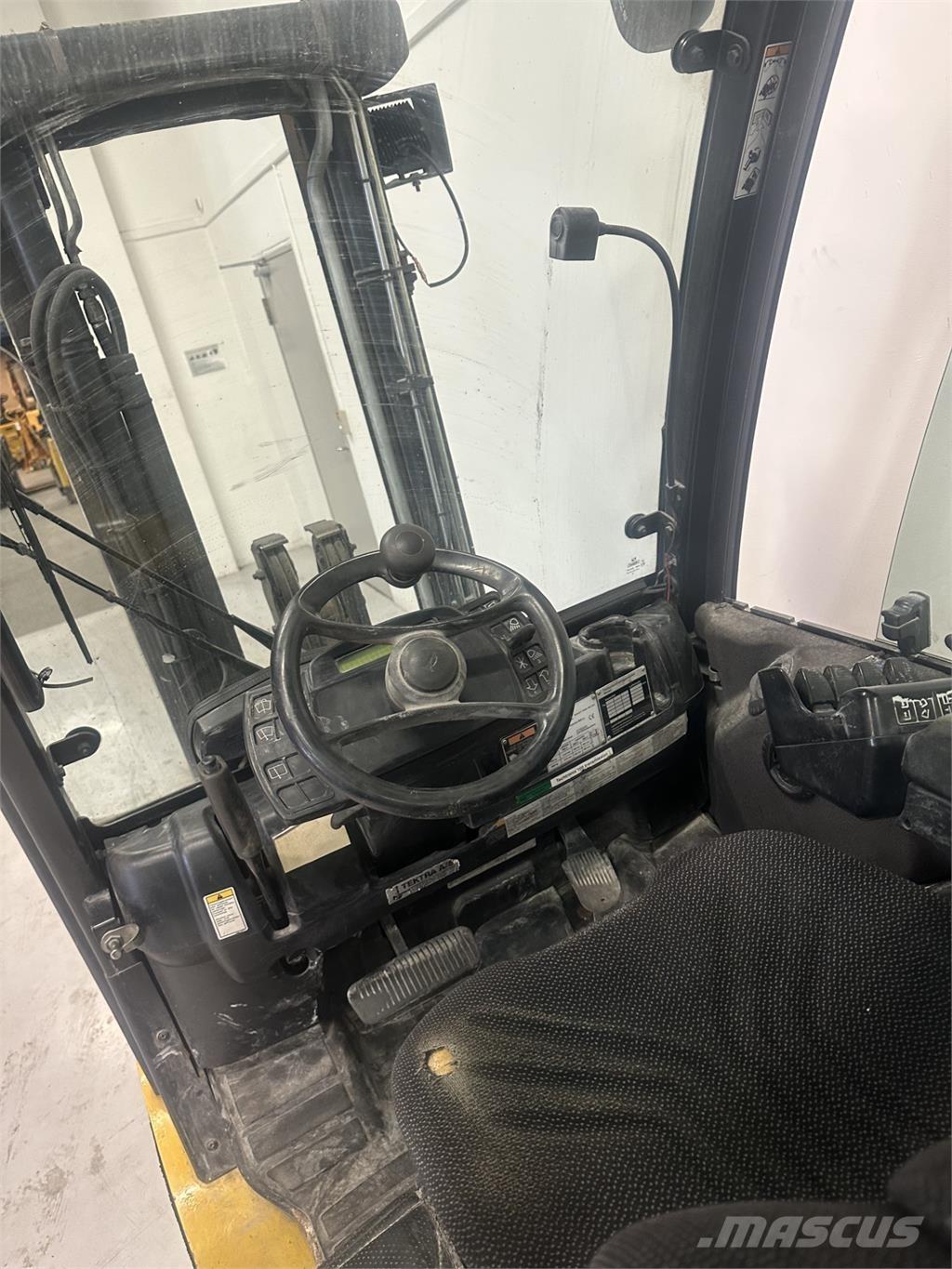 Yale GLP30VX Wózki LPG