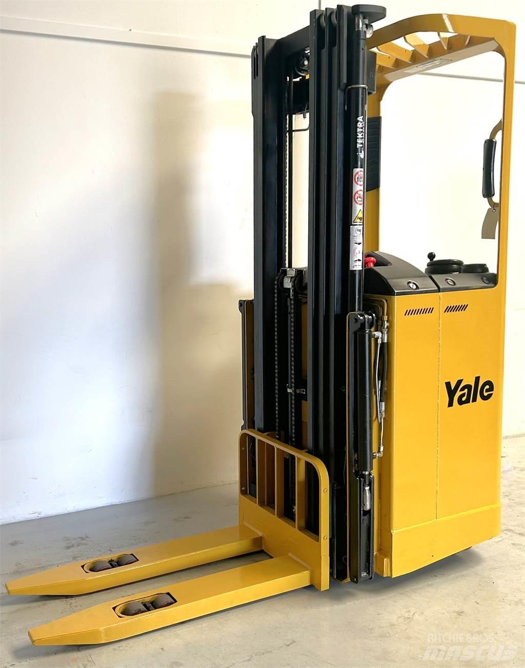 Yale SMS15S Samojezdne maszyny do załadunku