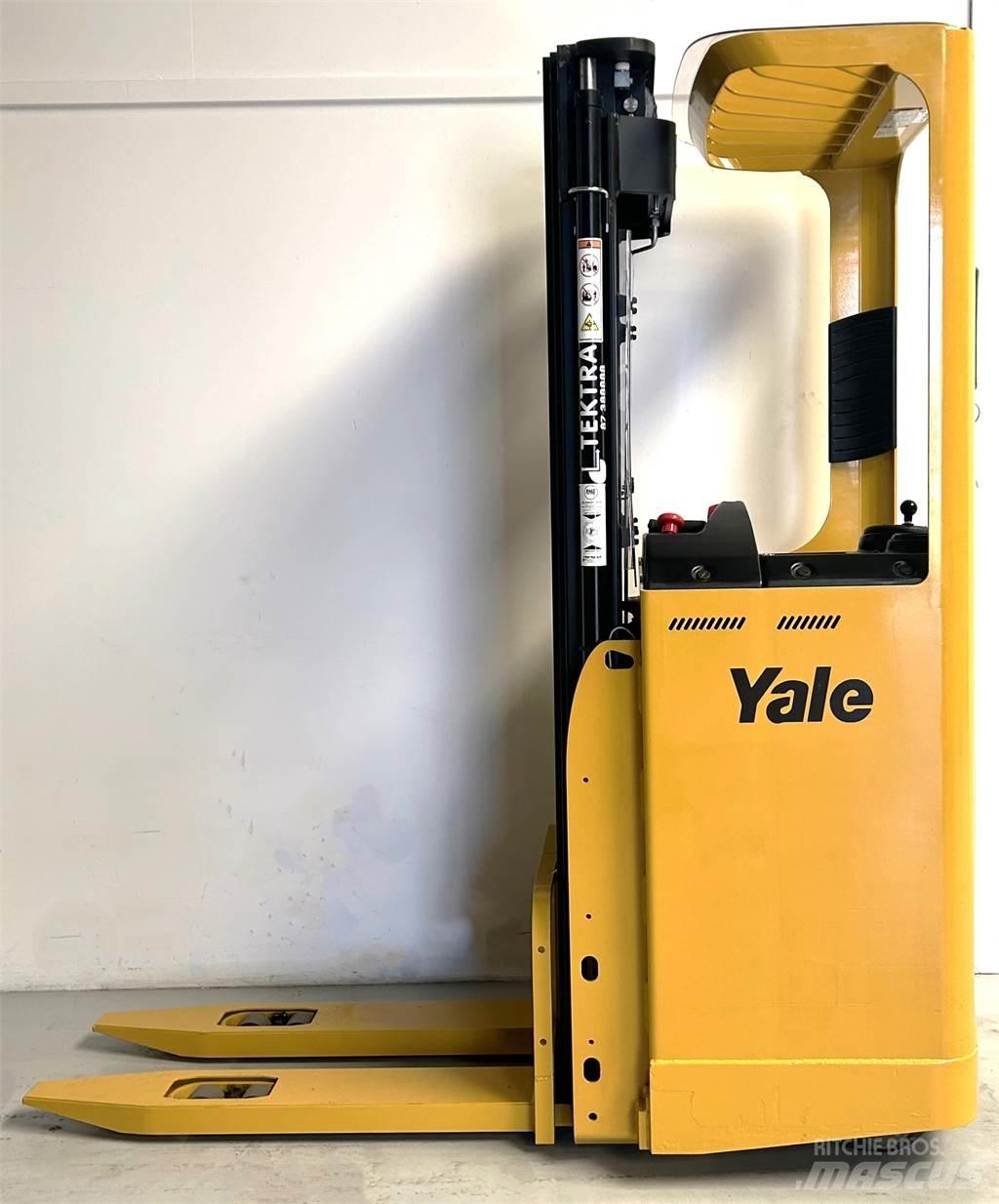 Yale SMS15S Samojezdne maszyny do załadunku