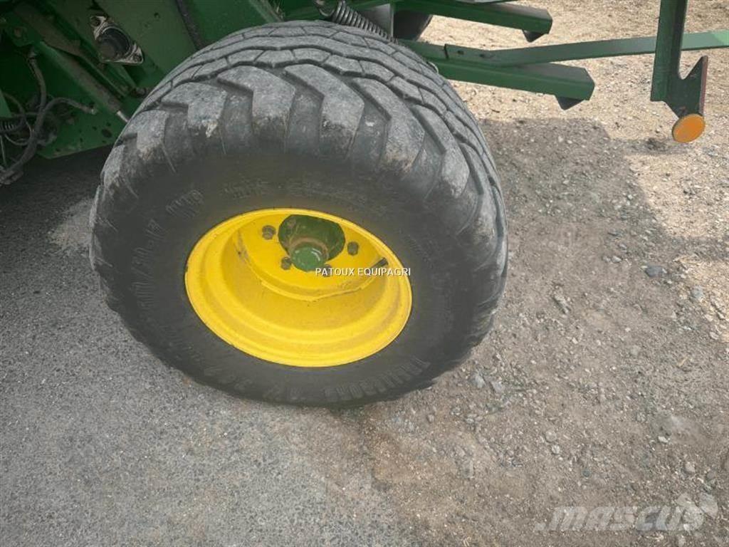 John Deere 864 Prasy zwijające