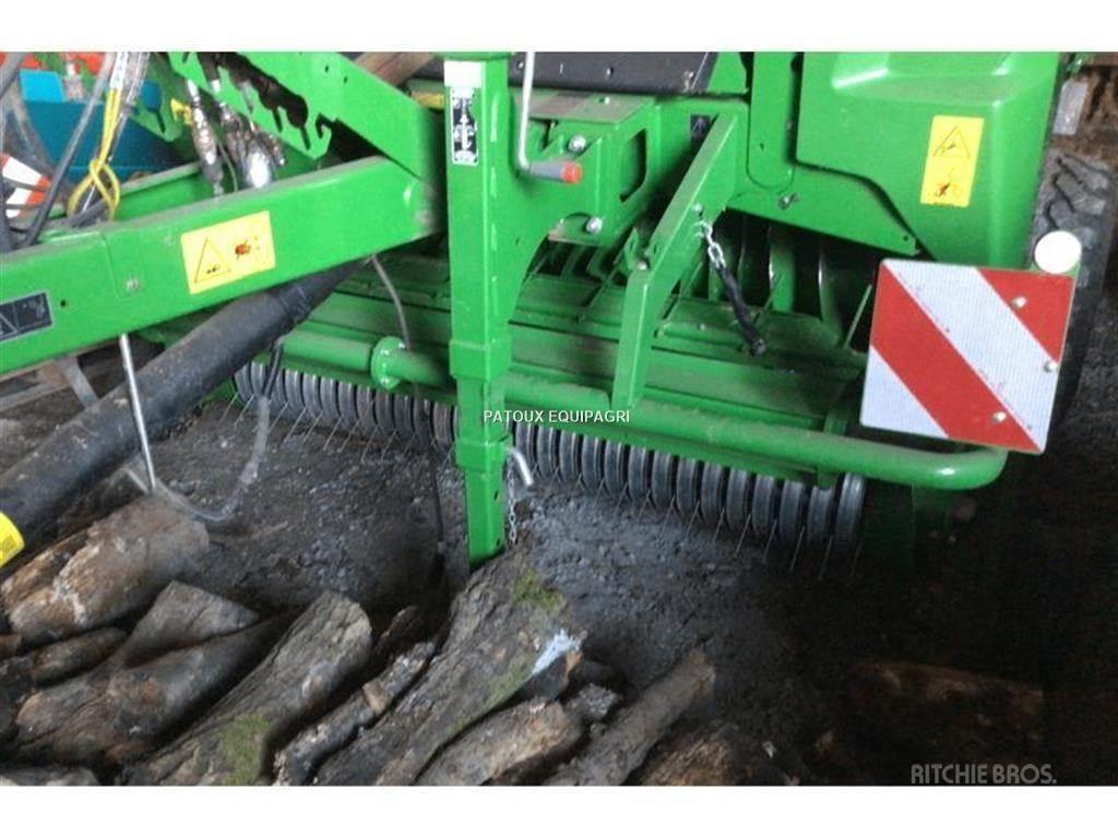 John Deere V461M Prasy zwijające