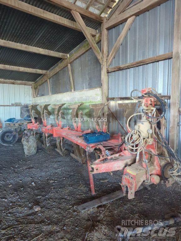 Kuhn VM 180 Pługi