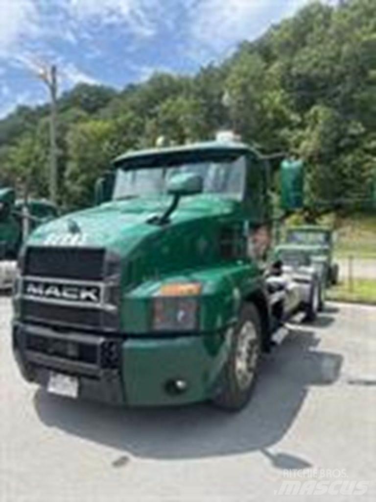 Mack AN64T Ciągniki siodłowe