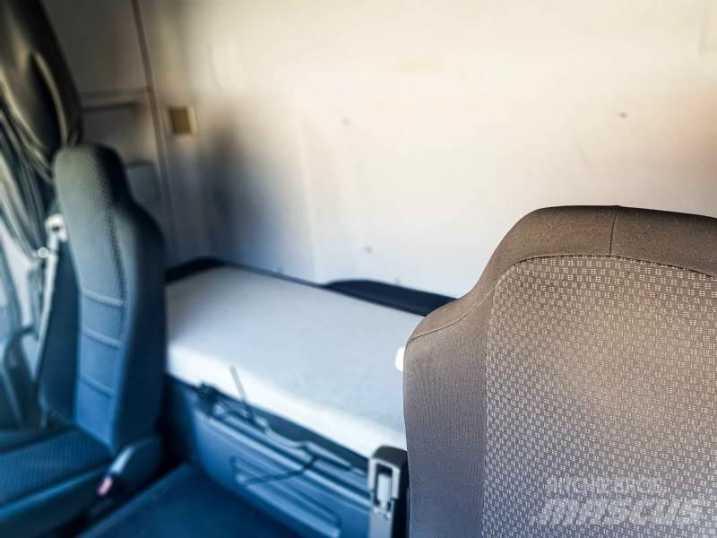 Mercedes-Benz 18.46 Pojazdy pod zabudowę