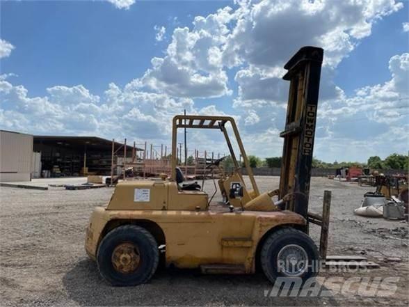 CAT B10 Wózki widłowe terenowe