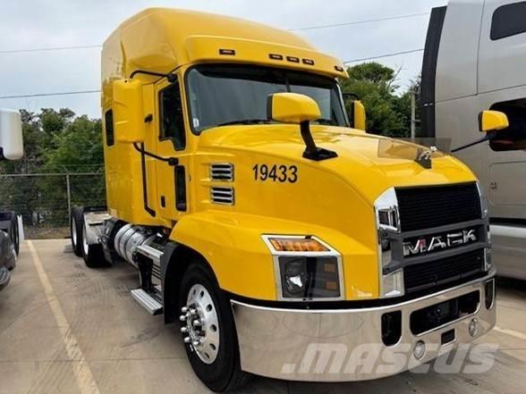 Mack ANTHEM 64T Ciągniki siodłowe