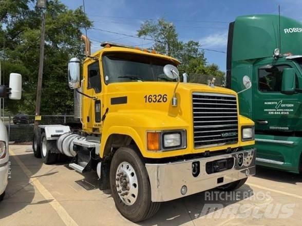 Mack PINNACLE CHU613 Ciągniki siodłowe