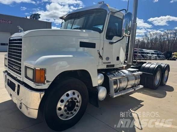 Mack PINNACLE CHU613 Ciągniki siodłowe