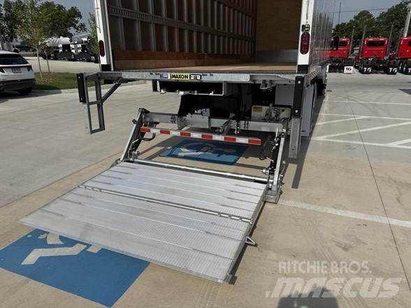 Peterbilt 536 Samochody ciężarowe ze skrzynią zamkniętą